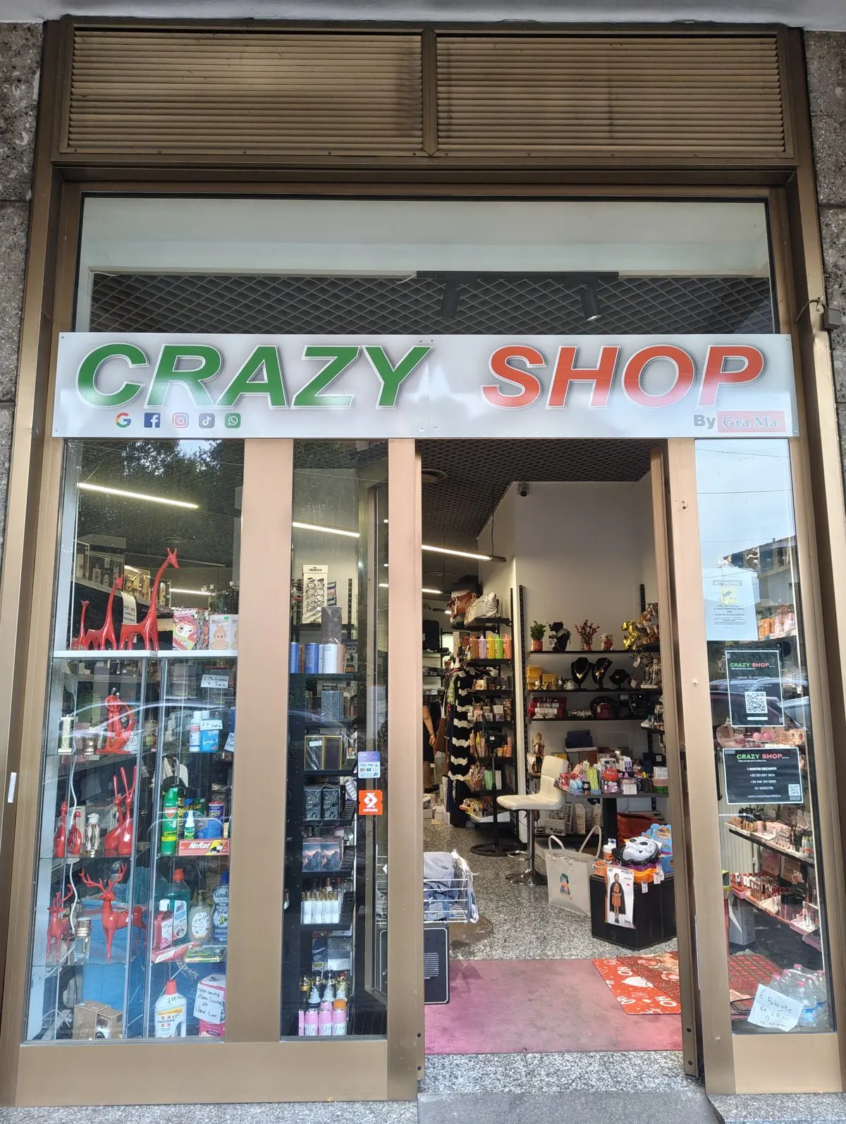 La vetrina di Crazy Shop
